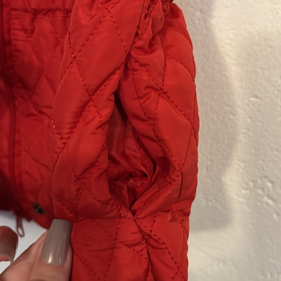 Girls Red Puffer Vest with White Fur - Picture 9 of 9